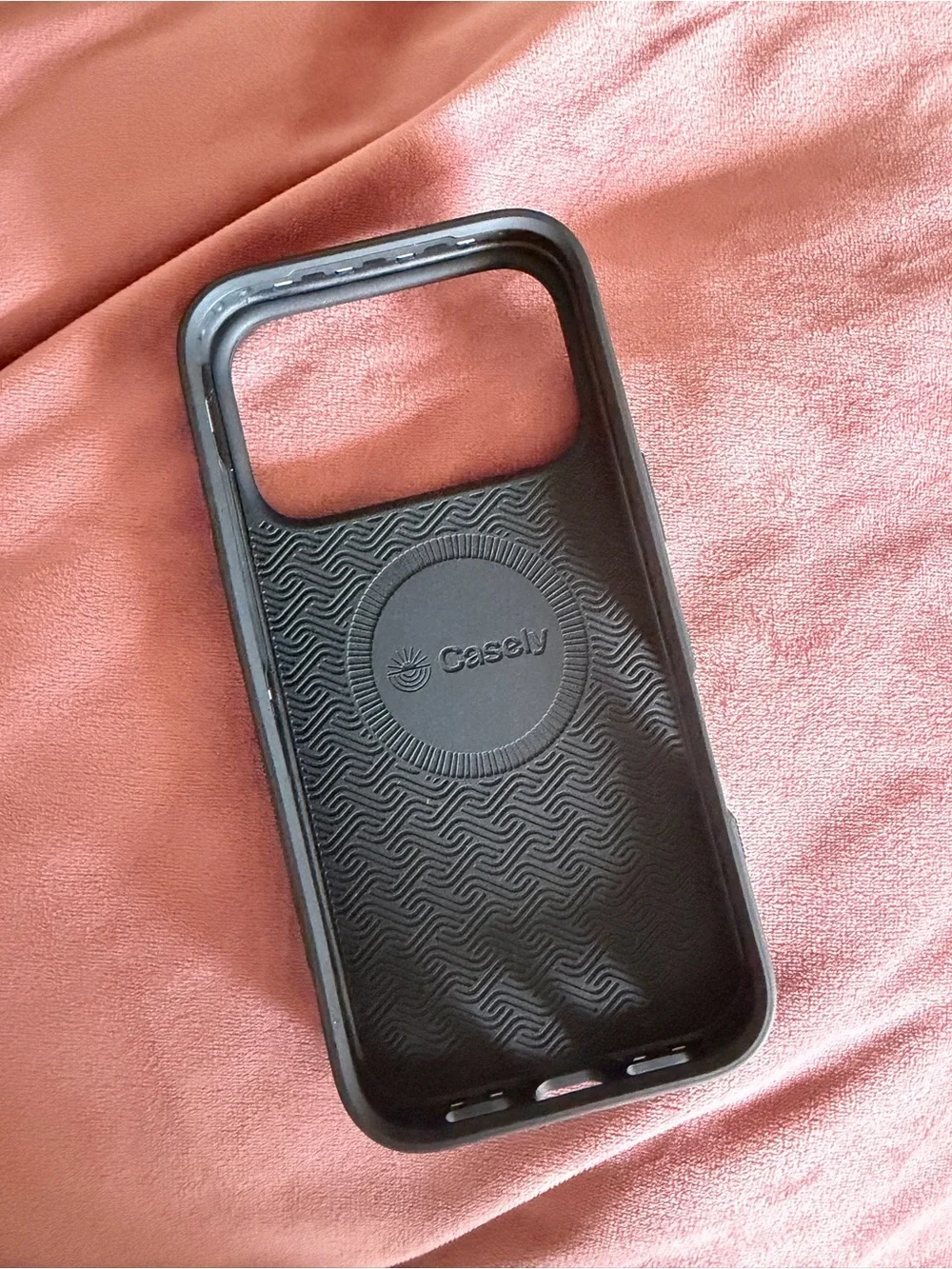 Casely iPhone 17 Pro Cow Print